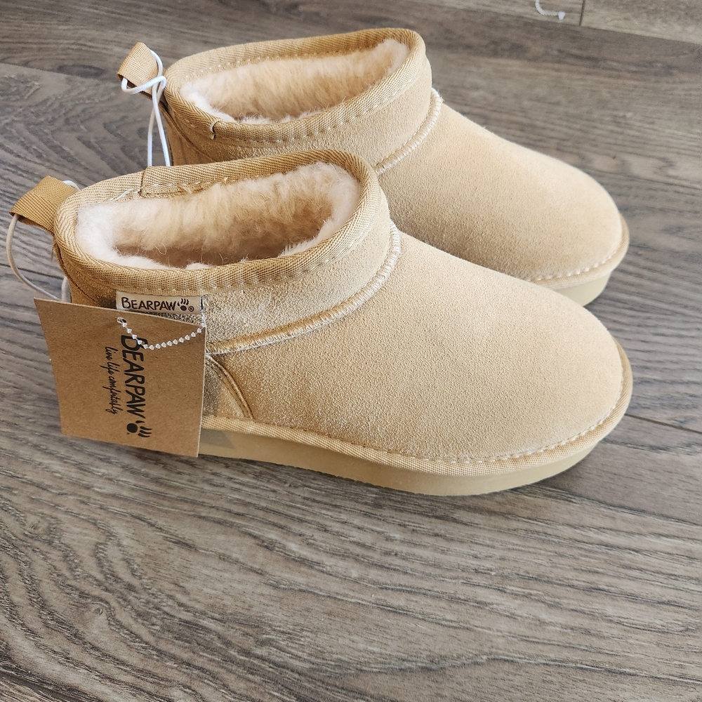 BearPaw Women's Tan Winter Boots Size 7